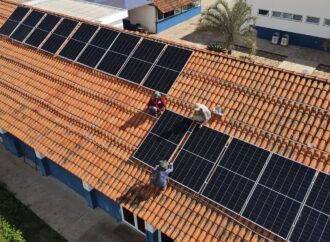 UniFEOB implanta usina de energia solar fotovoltaica em Fazenda-Escola